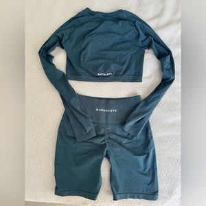 Alphalete set M